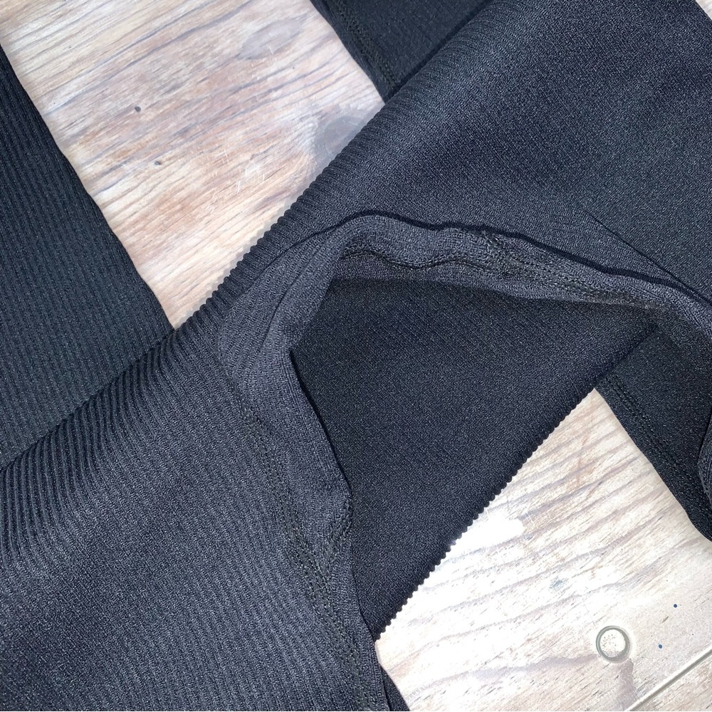 Black Ribbed Higher Rise Leggings - Picture 5 of 10